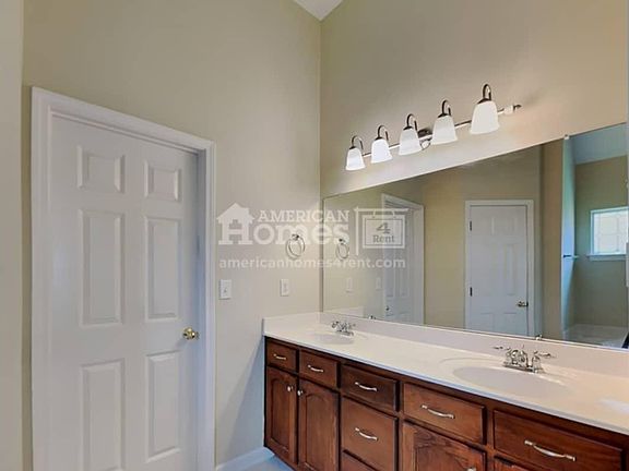 5th image of 3459 Baird Dr