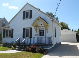 2813 Wollmer St, Manitowoc, WI 54220