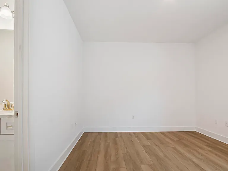 930 Crystal Bayou Blvd — Photo 5