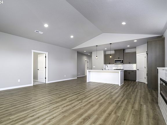 5th image of 12716 NE 109th St
