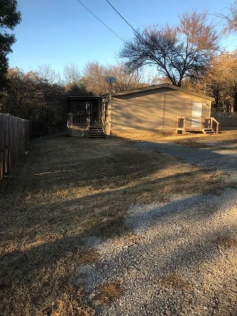 3 bed, 1120 sqft, $995 — Photo 1