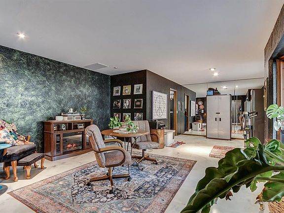 4th image of 8009 Magnolia