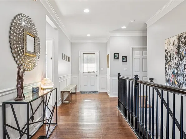 1022 SW Cheshire Dr, Lees Summit, MO 64083