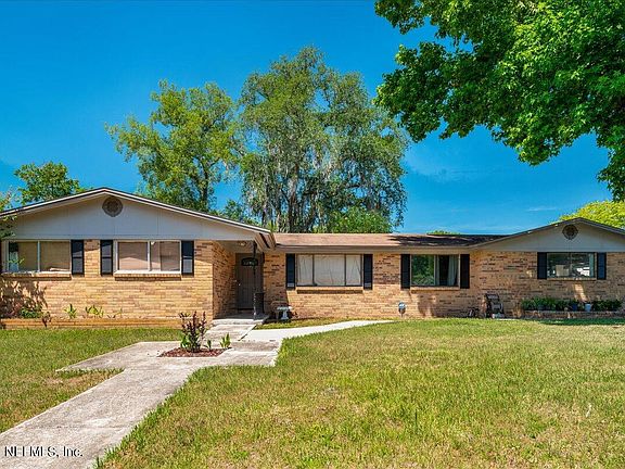 2nd image of 1476 Undine Ave