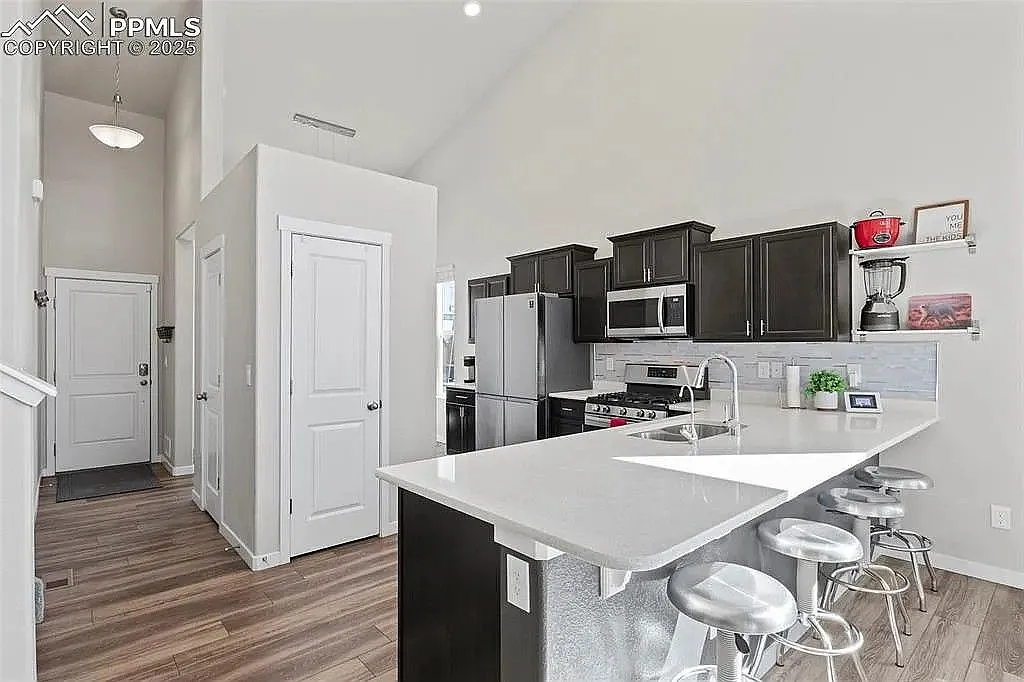 Bright 3BR Corner-Lot Home in Lorson Ranch | RO Water + Softener + Office Nook — Photo 4