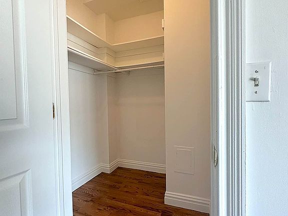5th image of 2350 Broadway #1224