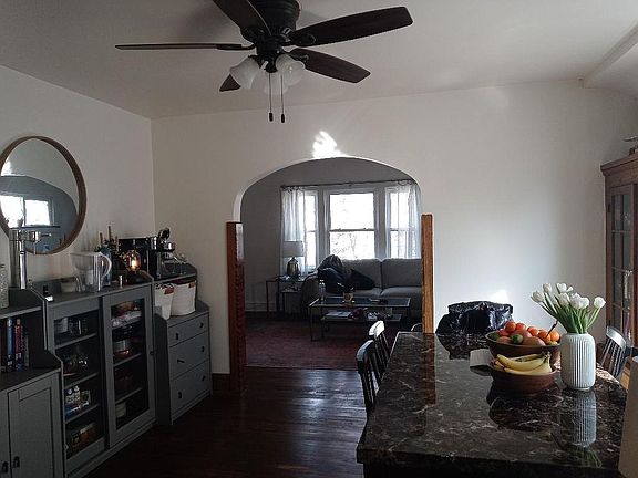 2nd image of 1586 Lakeland Ave