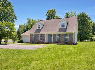 100 W Dell Rd, Dickson, TN 37055