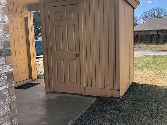 3rd image of 2409 Windy Pine Ln