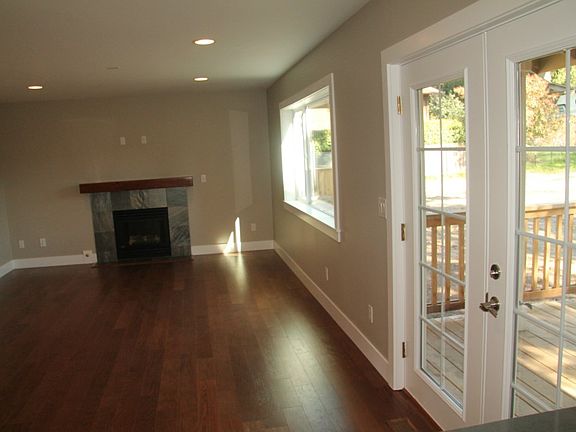 5th image of 6027 Glenwood Ave
