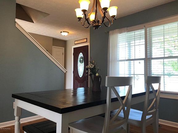 4th image of 909 Sherwood Ct
