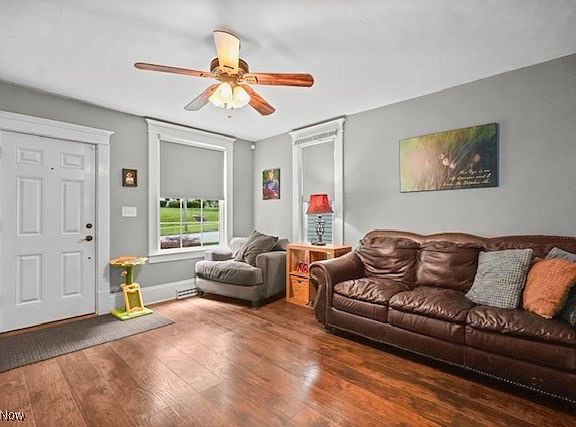 5th image of 230-232 W Walnut St