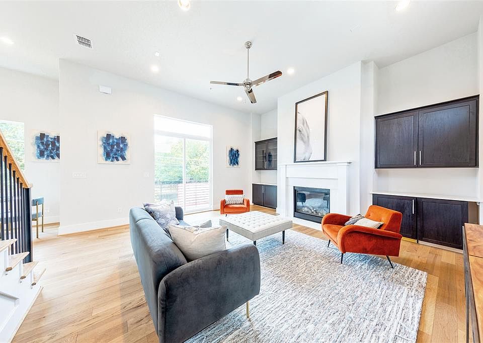 1st image of 381 E Greenbriar Ln APT 803