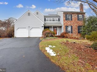 1316 Rock Chapel Rd, Herndon, VA 20170