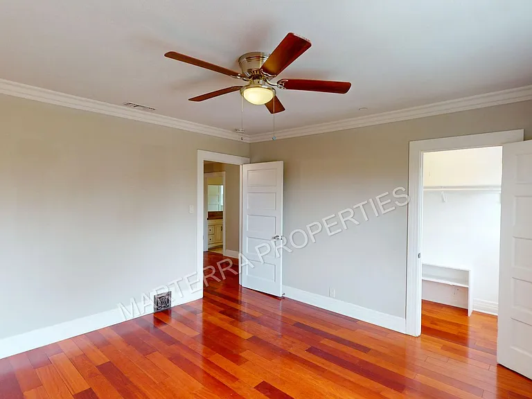 877 S Bronson Ave — Photo 15