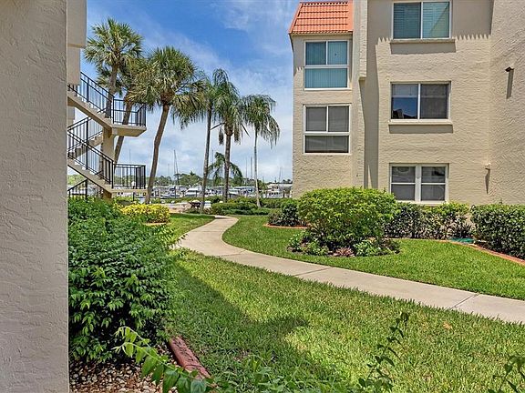 4th image of 260 Santa Maria St APT 109