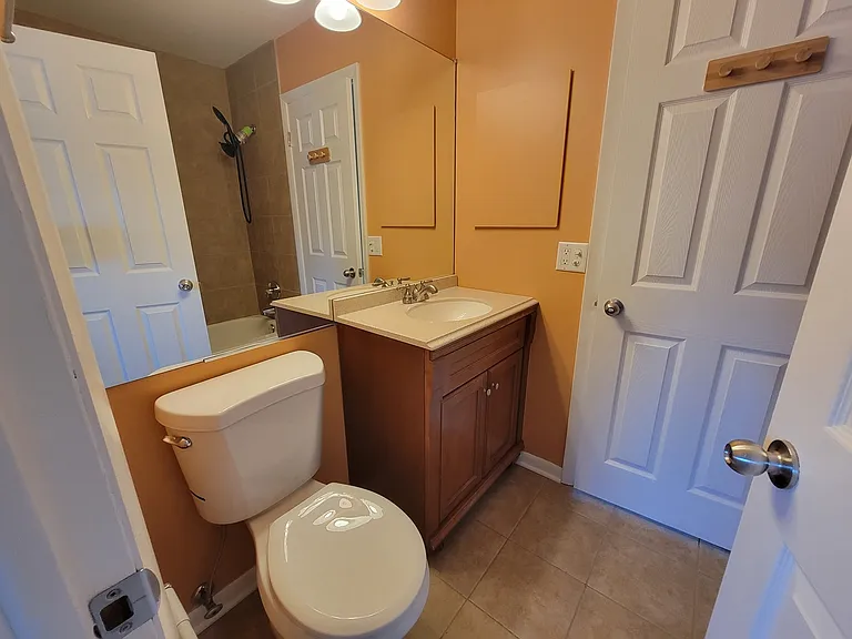 Overland Ct — Photo 8