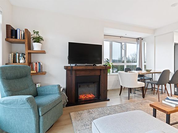 3rd image of 1519 Crown St #503