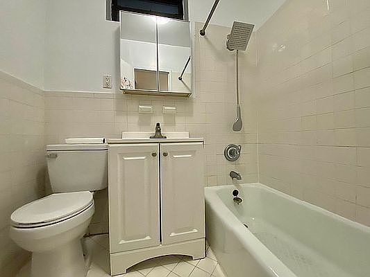 4th image of 69 W 71st St #3B