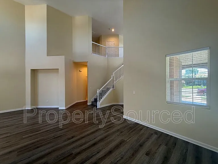 1633 Sparrowhawk St — Photo 5