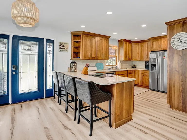 218 Long Island Dr — Photo 13