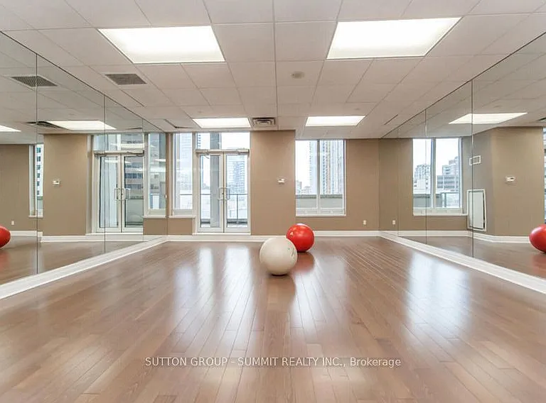 35 Balmuto St #1402 — Photo 22