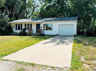 1115 SW 31st St, Topeka, KS 66611