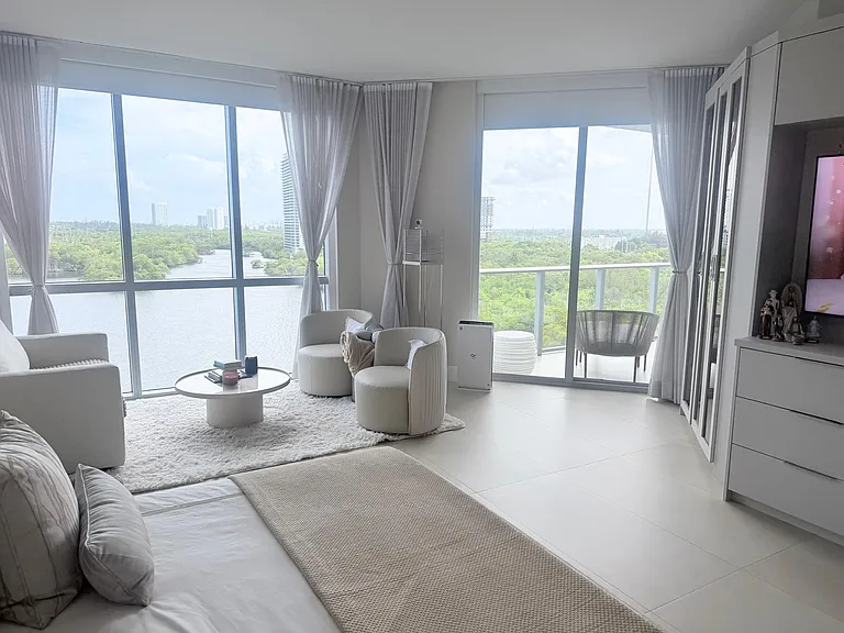 17111 Biscayne Blvd #1006 — Photo 5