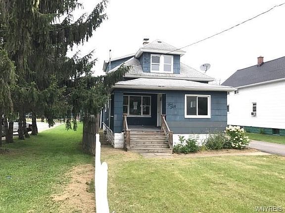 2nd image of 550 Como Park Blvd