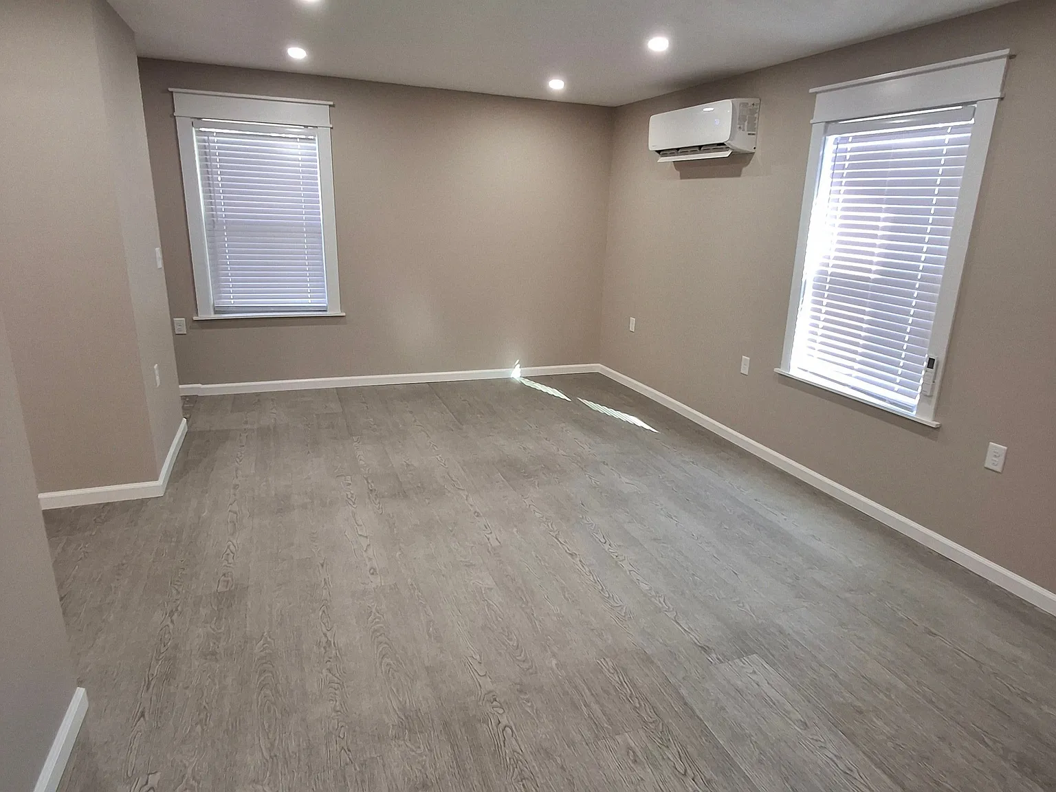 1 bed, 1.0 bath, 600 sqft, $830 — Photo 2