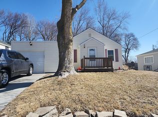 2017 Calhoun St, Bellevue, NE 68005