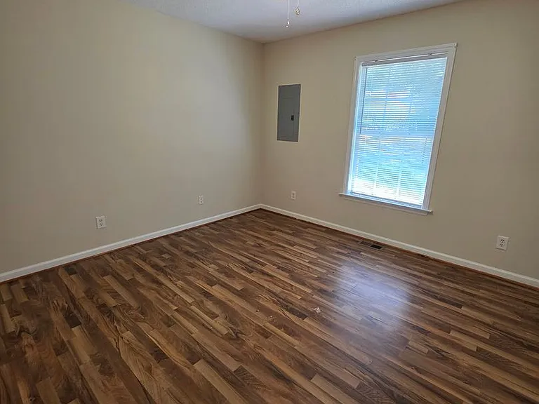 312 Hill St — Photo 8
