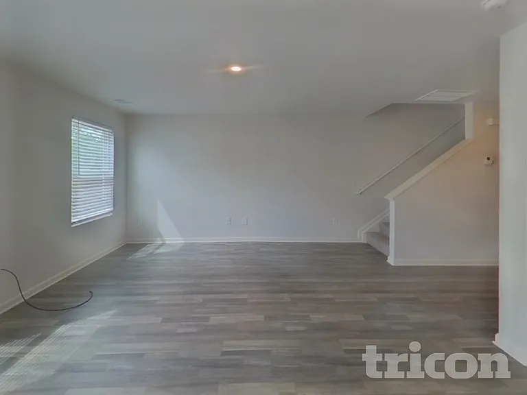507 Dayspring Dr — Photo 4