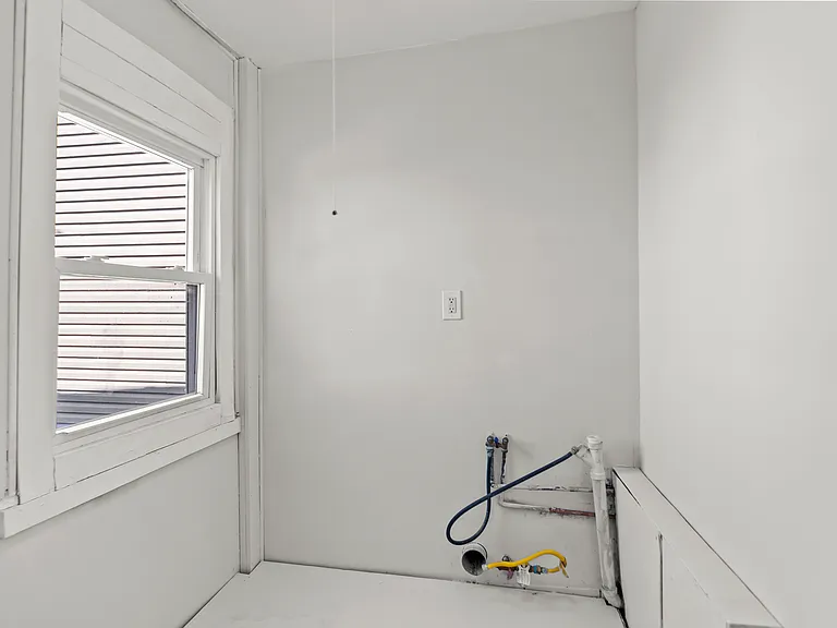 79 Irving St #2 — Photo 14