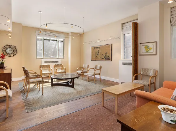 55 Central Park N #1F, New York, NY 10023