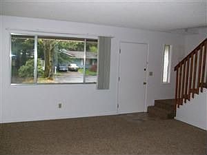 2nd image of 409 NE 147th Ave