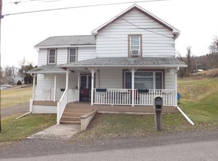 83 Main St, Lopez, PA 18628