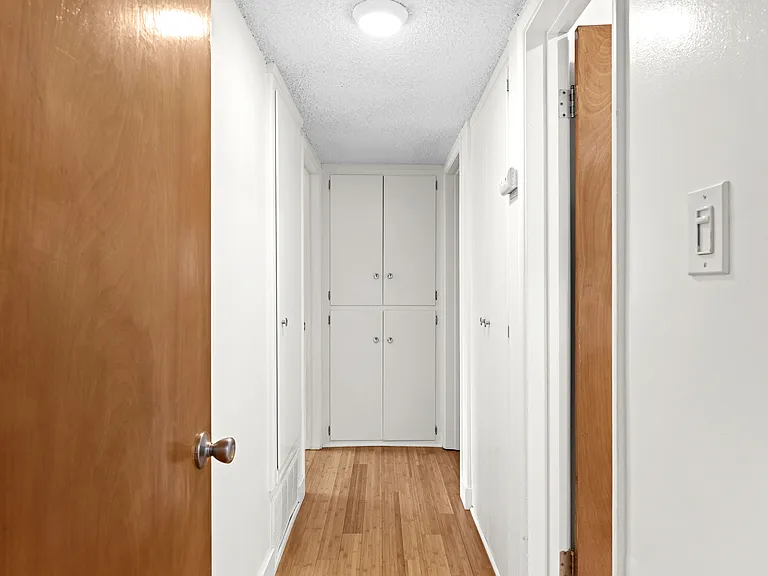 801 E 1st St #1 — Photo 13