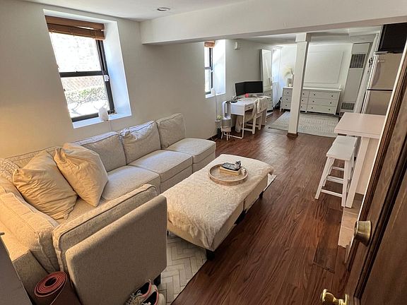 5th image of 1734 N Wilmot Ave #3