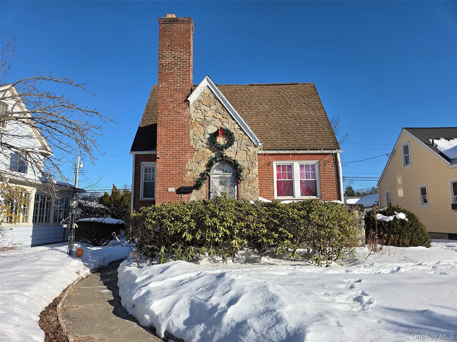 208 S Grand Avenue photo 1