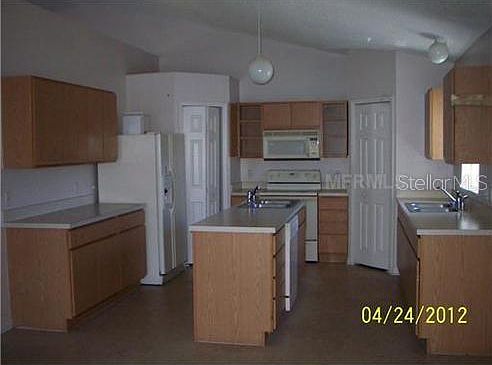 2nd image of 1055 W Hancock Dr