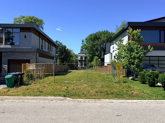 2nd image of 755 Montbeck Cres