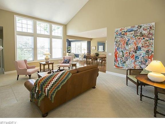 5th image of 566 Bay Hill Dr