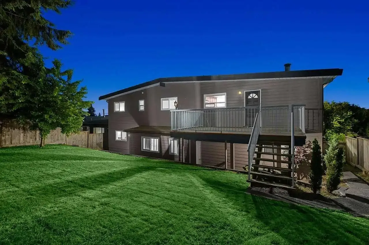 368 Montroyal Blvd #1 photo 1