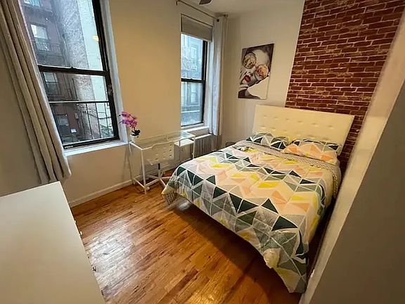 3rd image of 534 W 50th St APT 4D