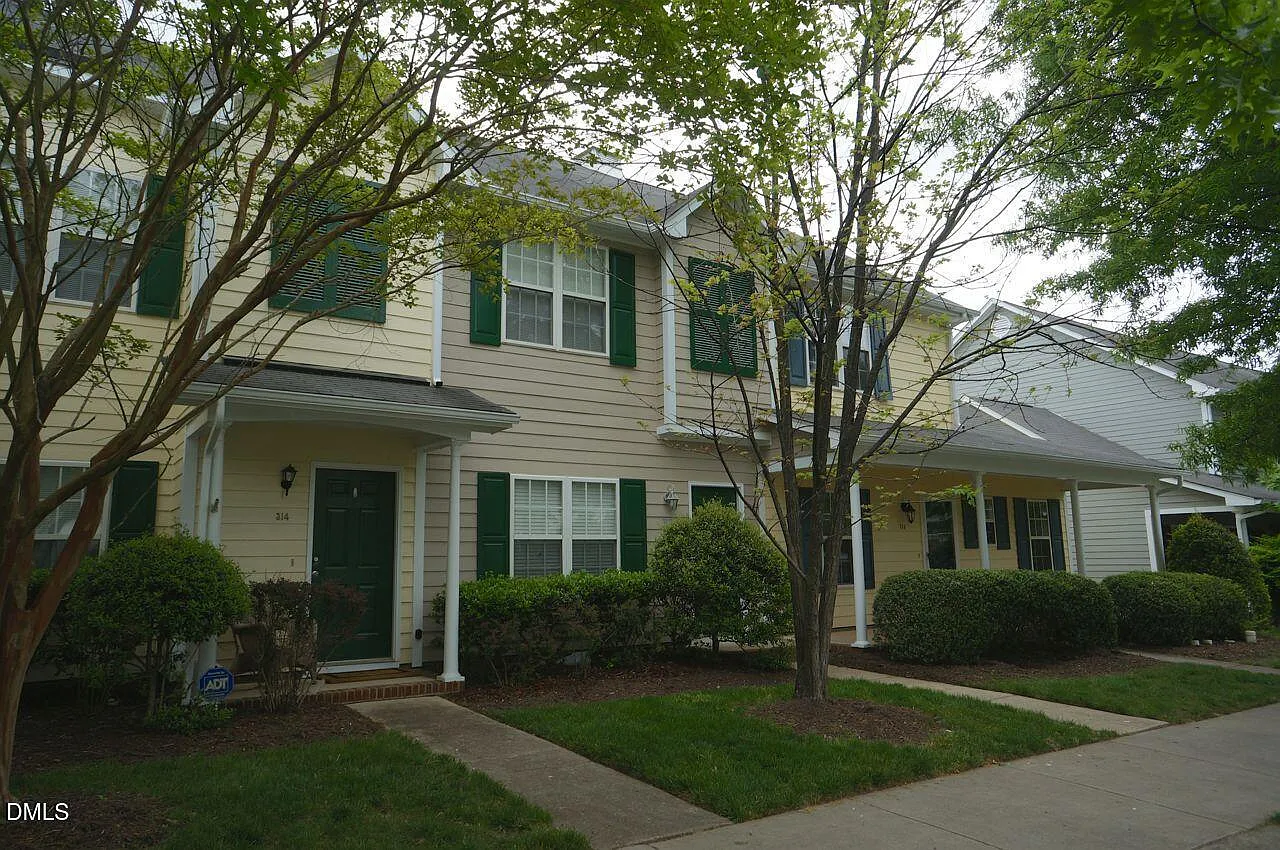 2 bed, 2.5 bath, 1230 sqft, $1,595 — Photo 2