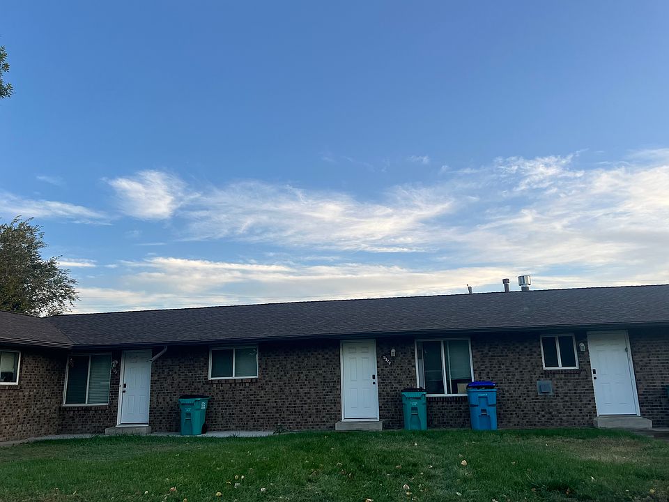 3127 is the middle white door. The right white door is a keypad entry laundry room for all 6 units in the complex.