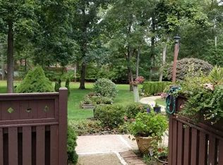 411 Clubhouse Ct, Coram, NY 11727