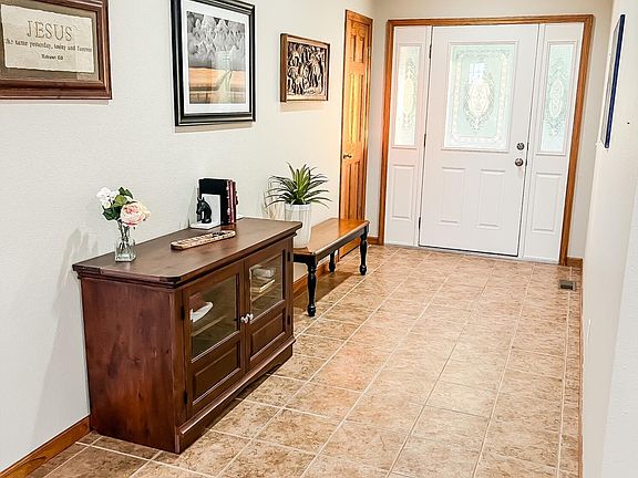 5th image of 632 Country Meadows Road