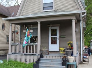426 Saint Charles St, Elgin, IL 60120